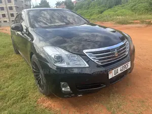 Toyota Crown 2010 Black
