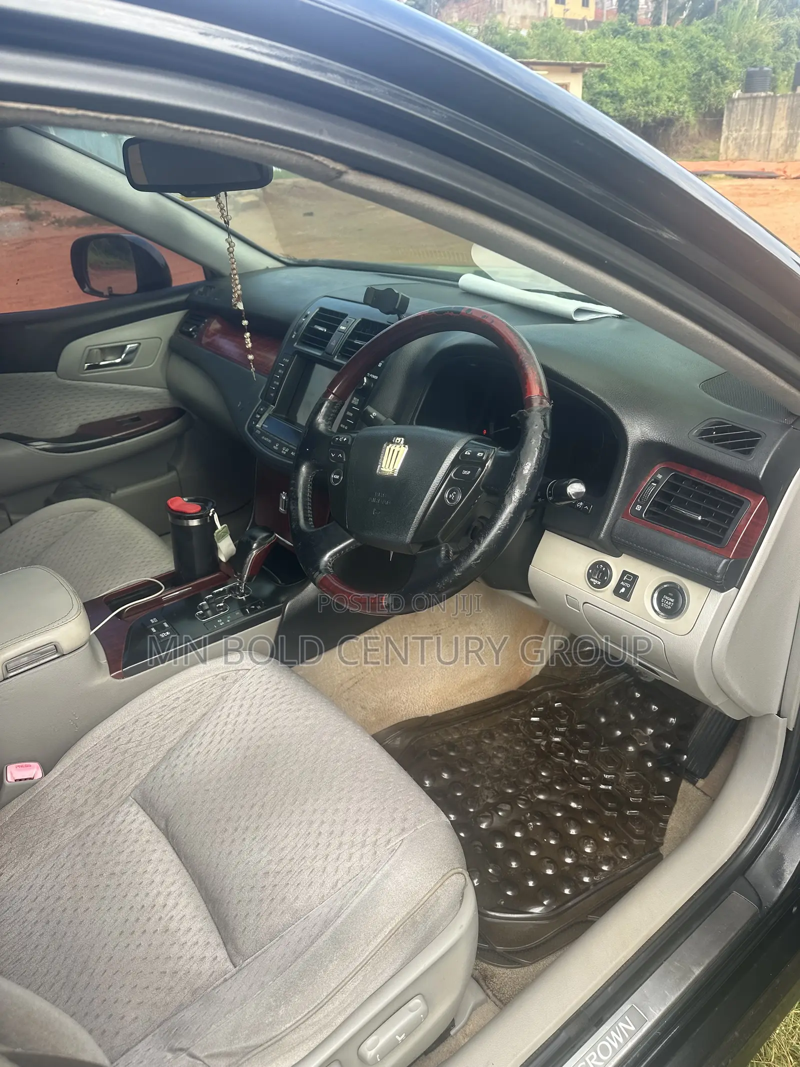 Toyota Crown 2010 Black