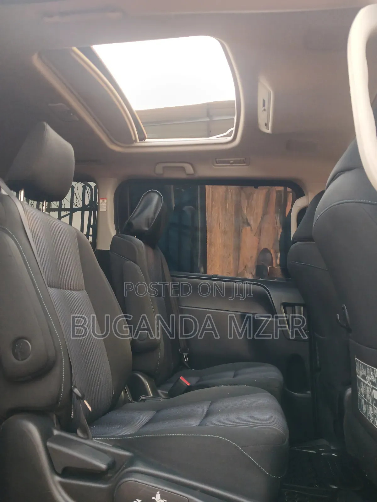 Toyota Noah 2016 Silver