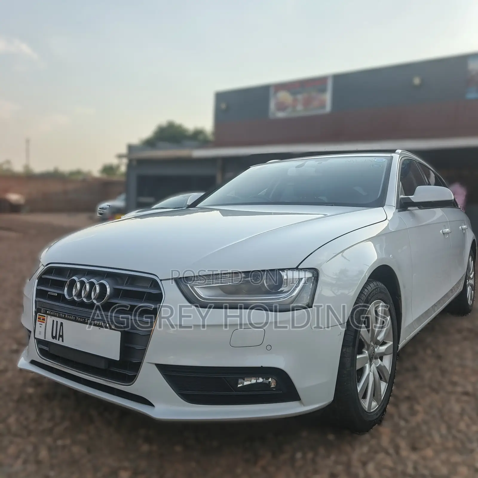 Audi A4 2.0T Avant Premium Quattro 2012 Pearl