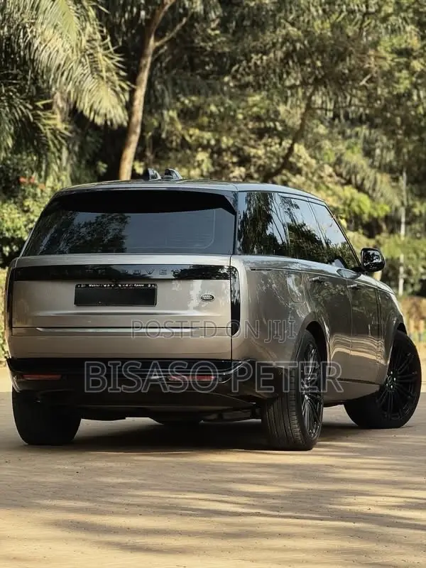 Land Rover Range Rover Vogue 2022 Gold