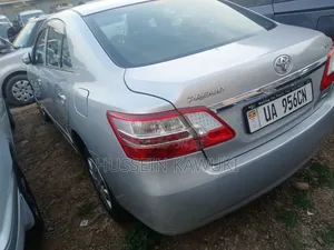 Toyota Premio 2012 Silver