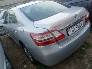 Toyota Premio 2012 Silver