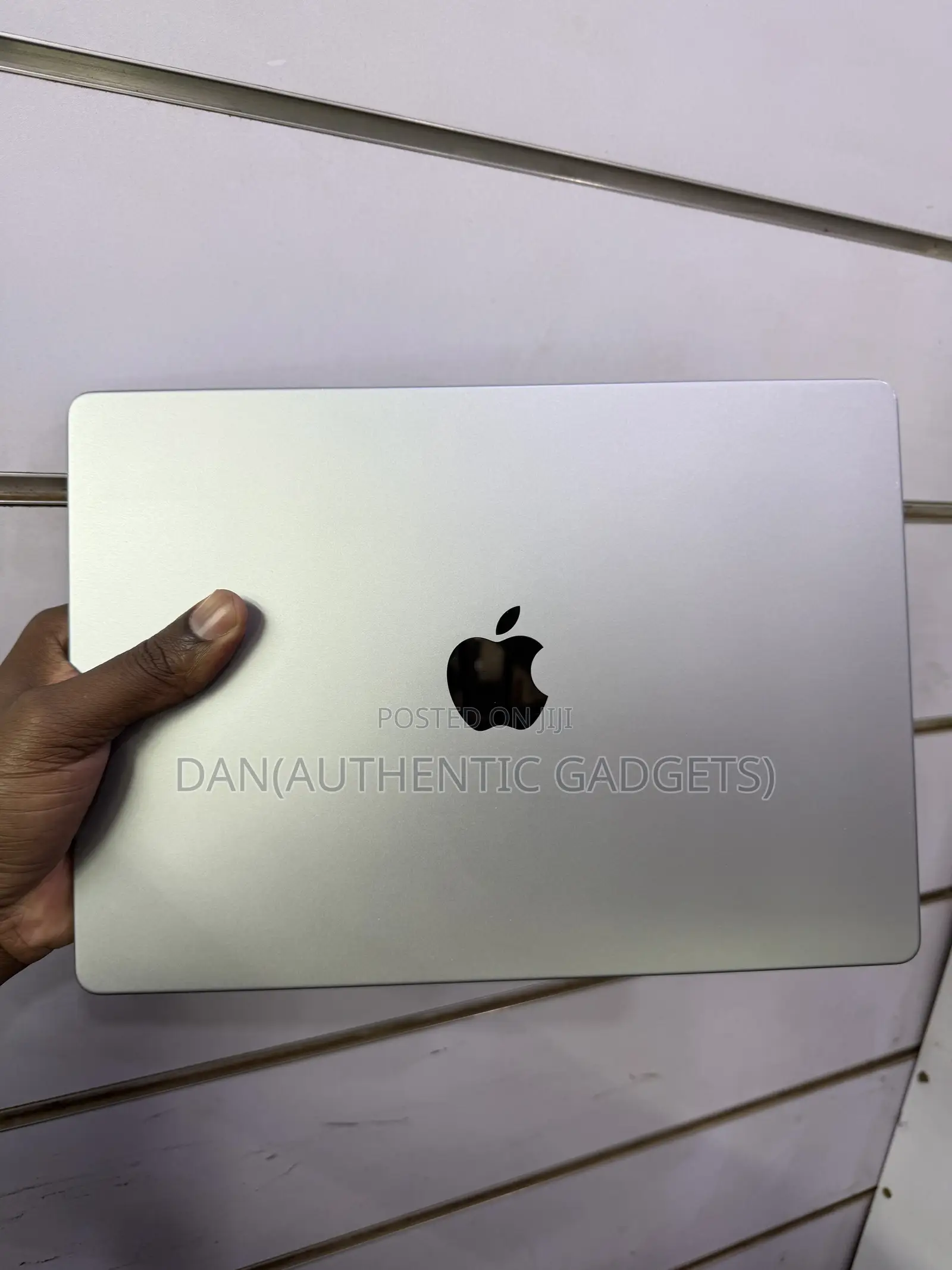 Laptop Apple MacBook Pro 2021 M1 16GB Apple M1 Pro SSD 512GB
