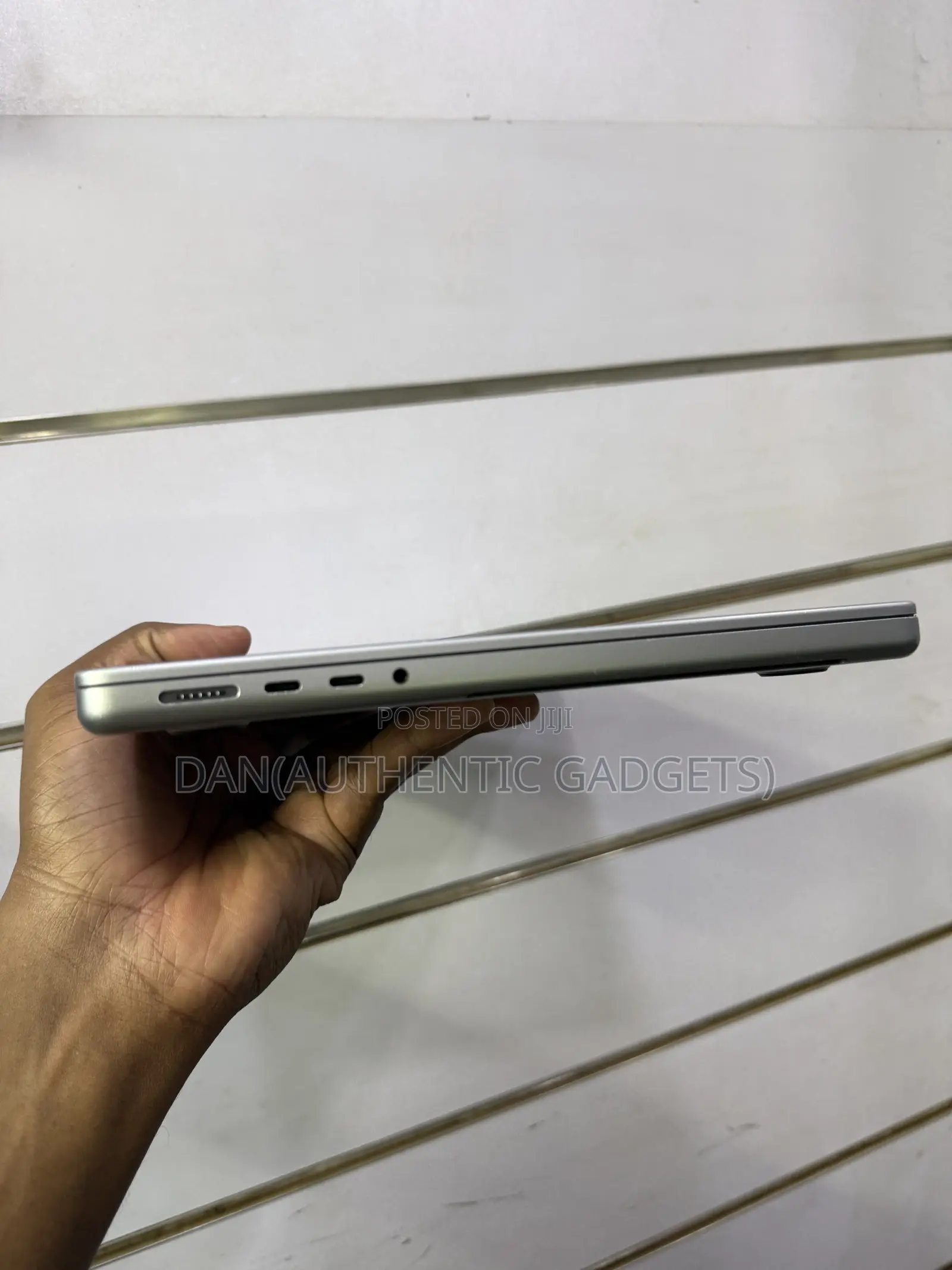 Laptop Apple MacBook Pro 2021 M1 16GB Apple M1 Pro SSD 512GB