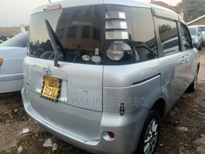 Toyota Sienta 2008 Silver