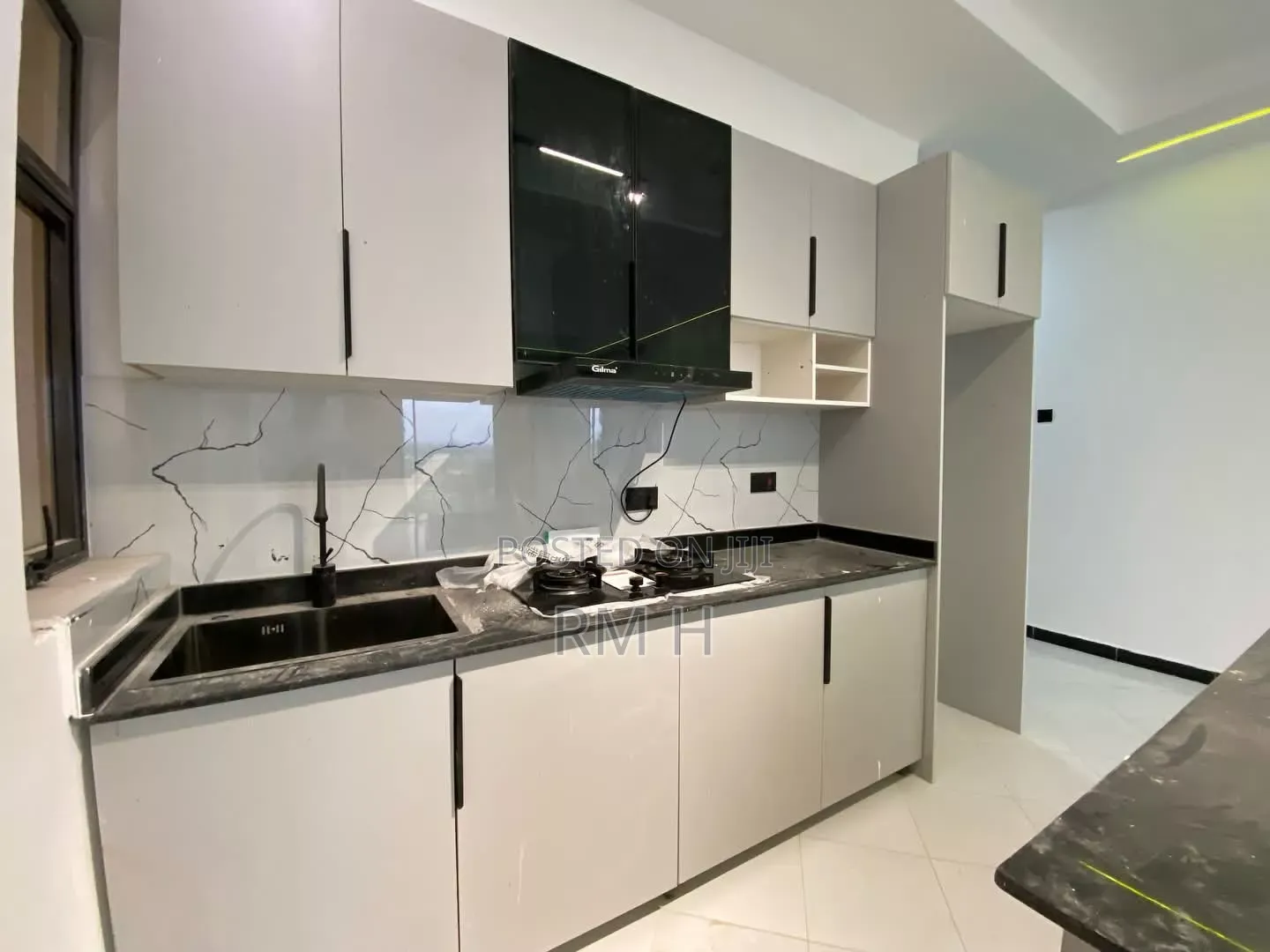 3bdrm Apartment in Muyenga, Central Division for rent