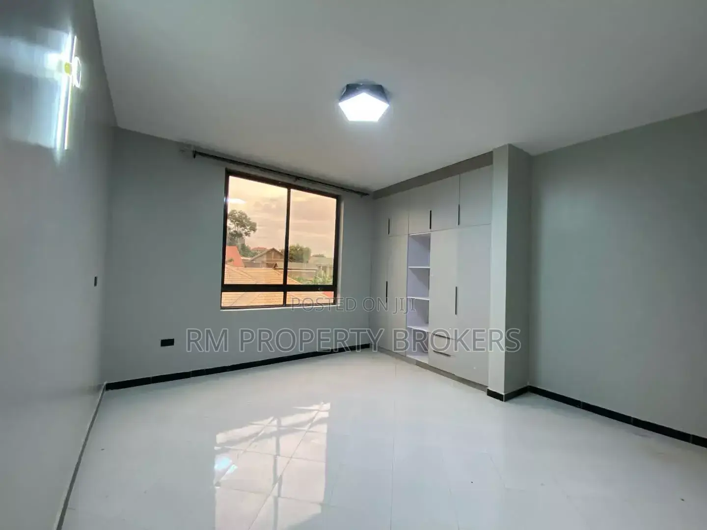 3bdrm Apartment in Muyenga, Central Division for rent
