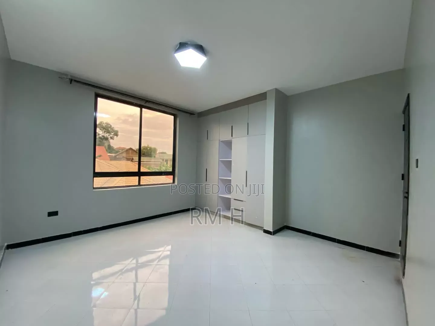 3bdrm Apartment in Muyenga, Central Division for rent