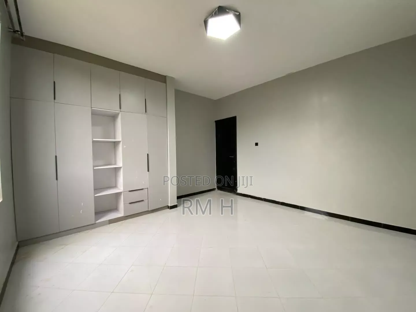 3bdrm Apartment in Muyenga, Central Division for rent