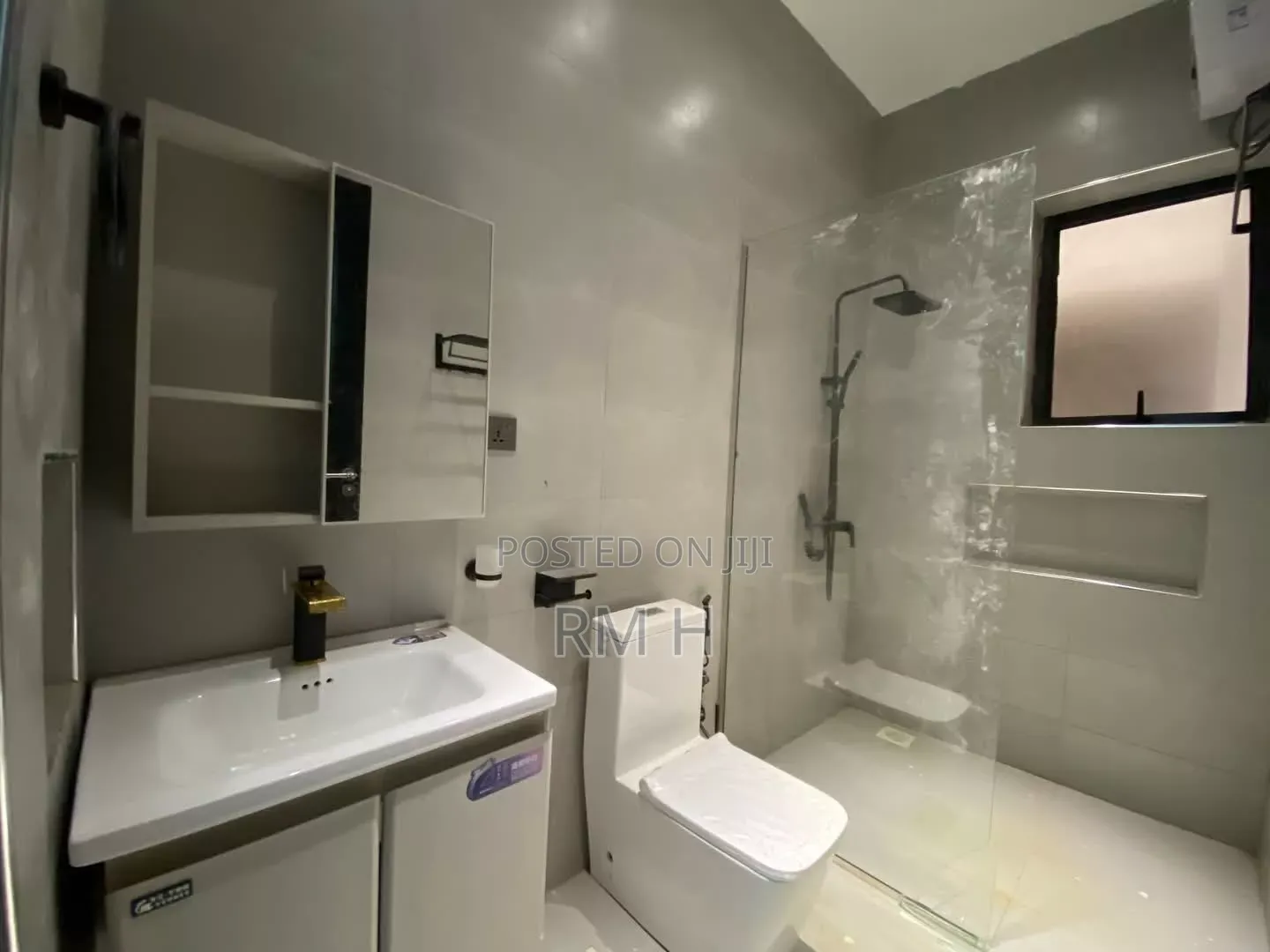 3bdrm Apartment in Muyenga, Central Division for rent