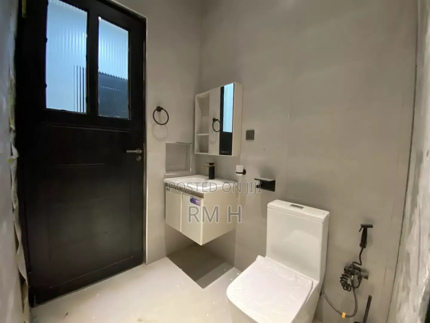 3bdrm Apartment in Muyenga, Central Division for rent