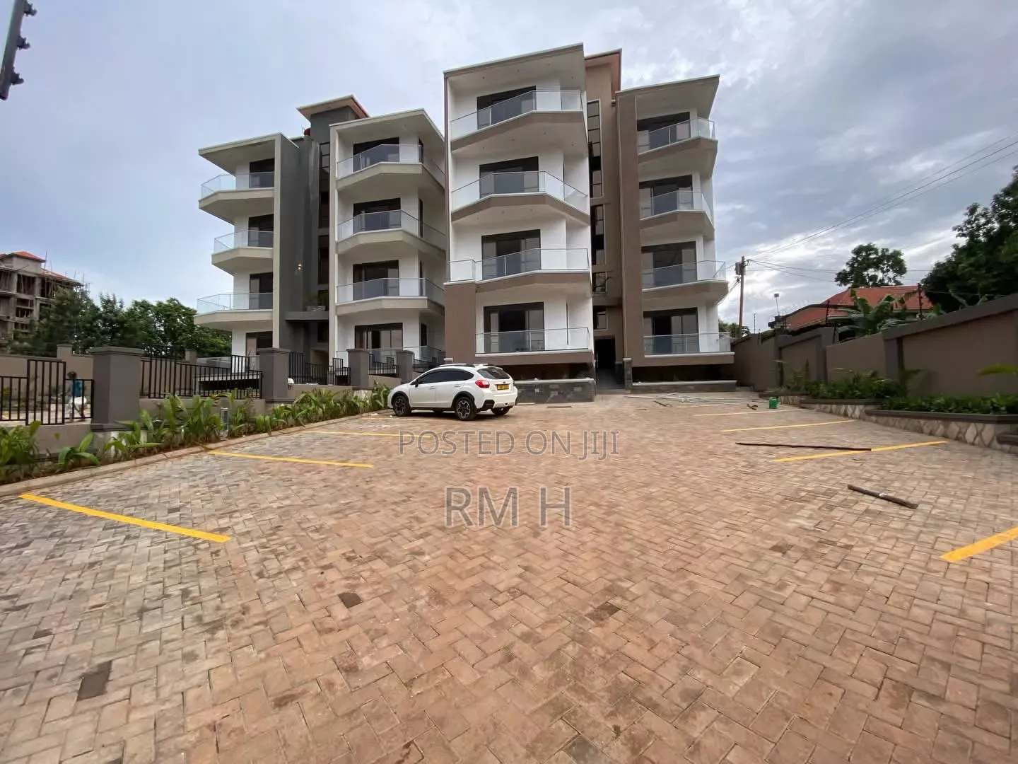3bdrm Apartment in Muyenga, Central Division for rent
