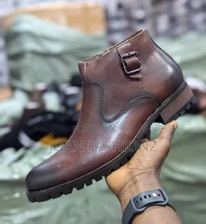 Zip Up Men's Clarks Boots -Coffee