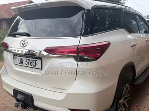 Toyota Fortuner 2018 Silver