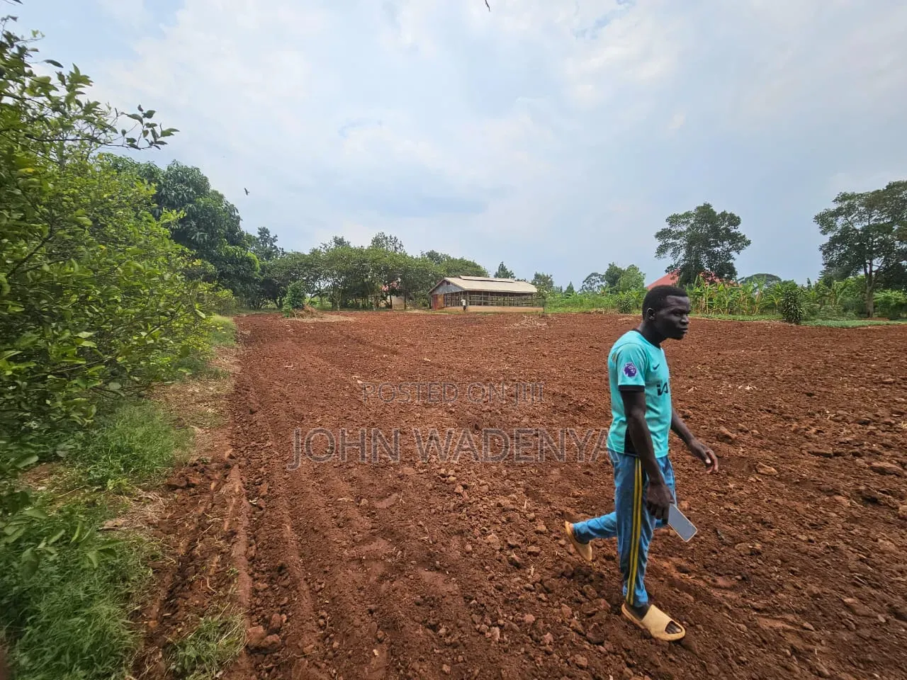 5.14 Acres for Sale Kira/ Kitukutwe/ Nyanja, Private Mailo Land Title.