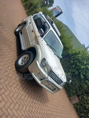 Toyota Land Cruiser Prado 2001 White