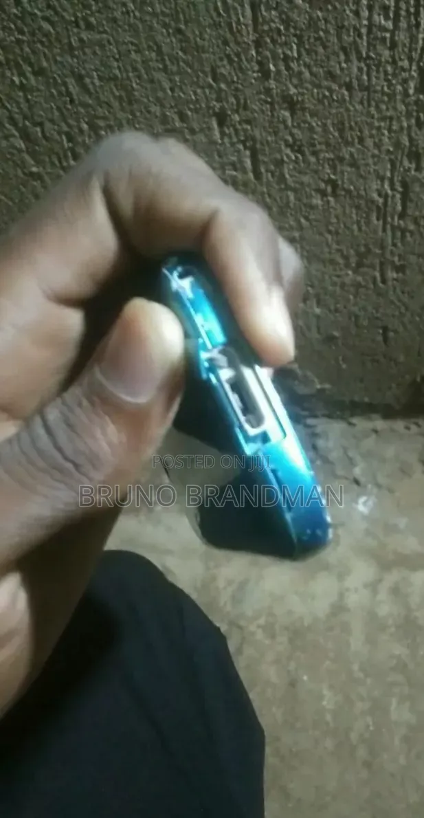 Mobile Phone 16 GB Blue