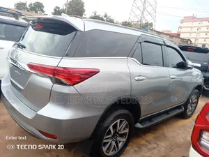 Toyota Fortuner 2017 Silver