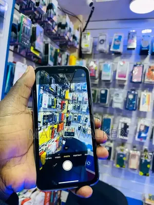 Apple iPhone 11 64 GB Blue