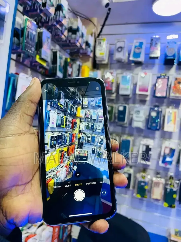 Apple iPhone 11 64 GB Blue