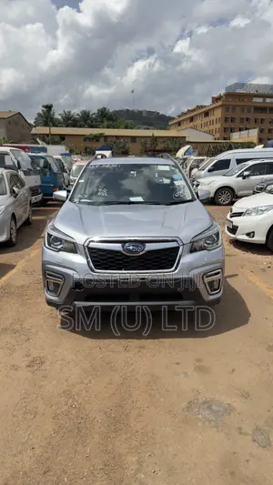 Subaru Forester Premium AWD 2019 Silver