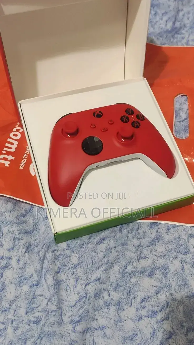 Xbox Series S and X Controllers Can Work for Any Xbox Consoles