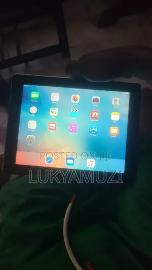 Apple iPad 2 Wi-Fi 32 GB Silver