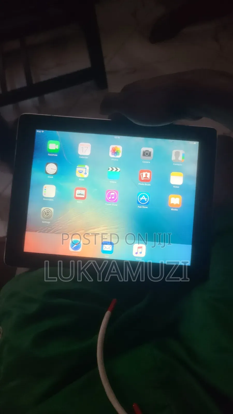 Apple iPad 2 Wi-Fi 32 GB Silver