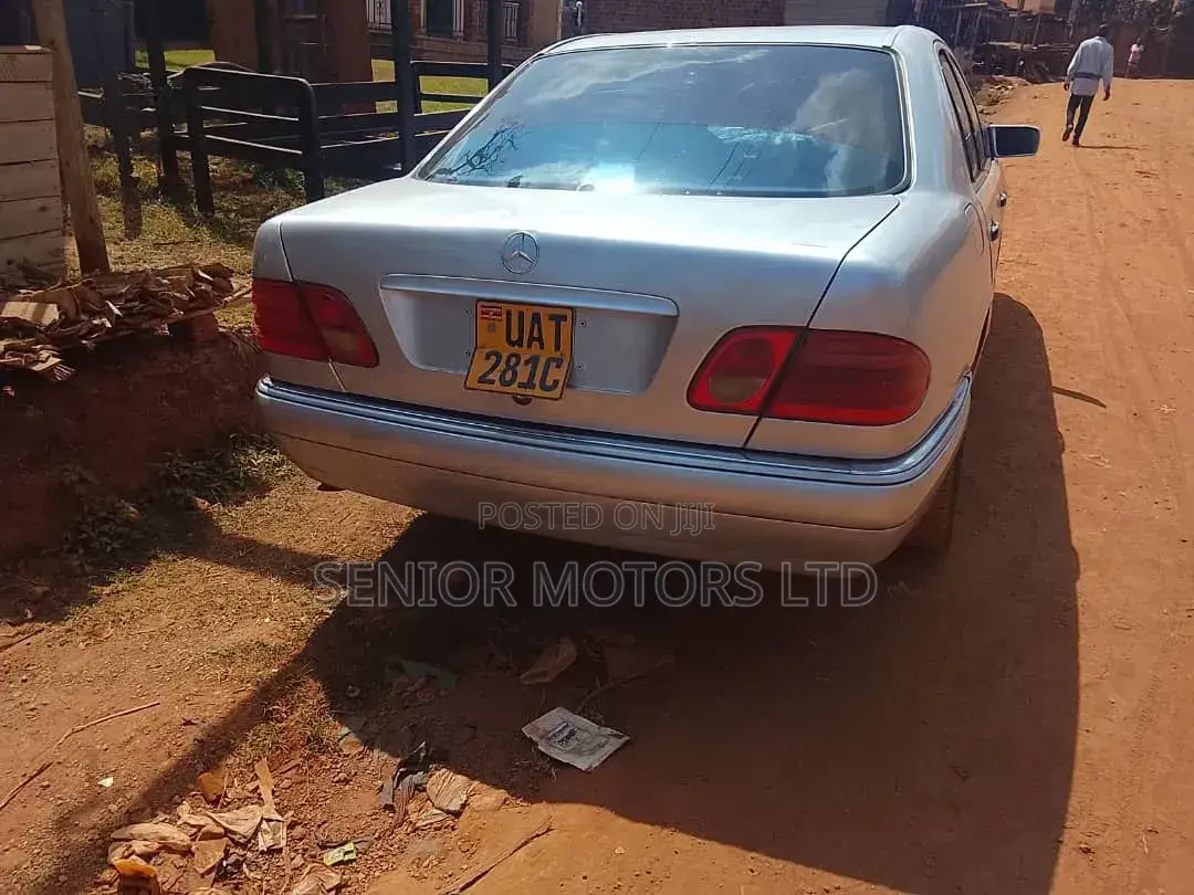 Mercedes-Benz E200 2000 Silver