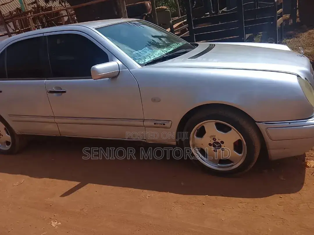 Mercedes-Benz E200 2000 Silver