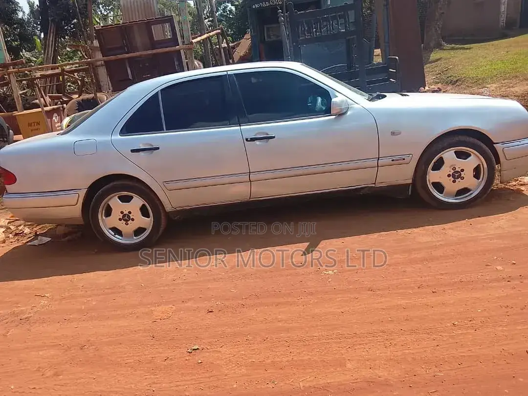 Mercedes-Benz E200 2000 Silver