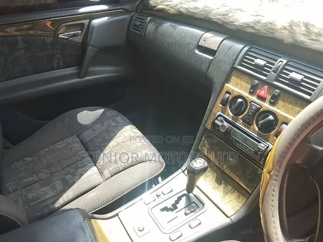 Mercedes-Benz E200 2000 Silver