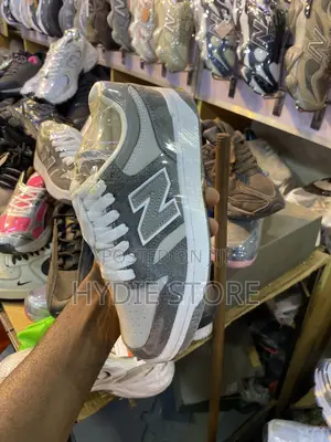 Classic N Unisex Sneakers