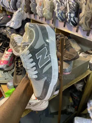 Classic N Unisex Sneakers
