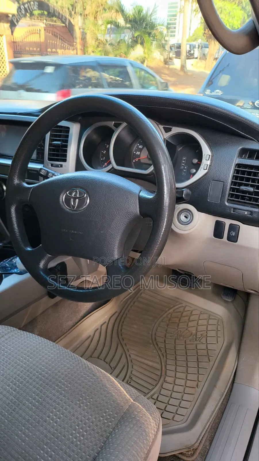Toyota Hilux Surf 2006 Gold
