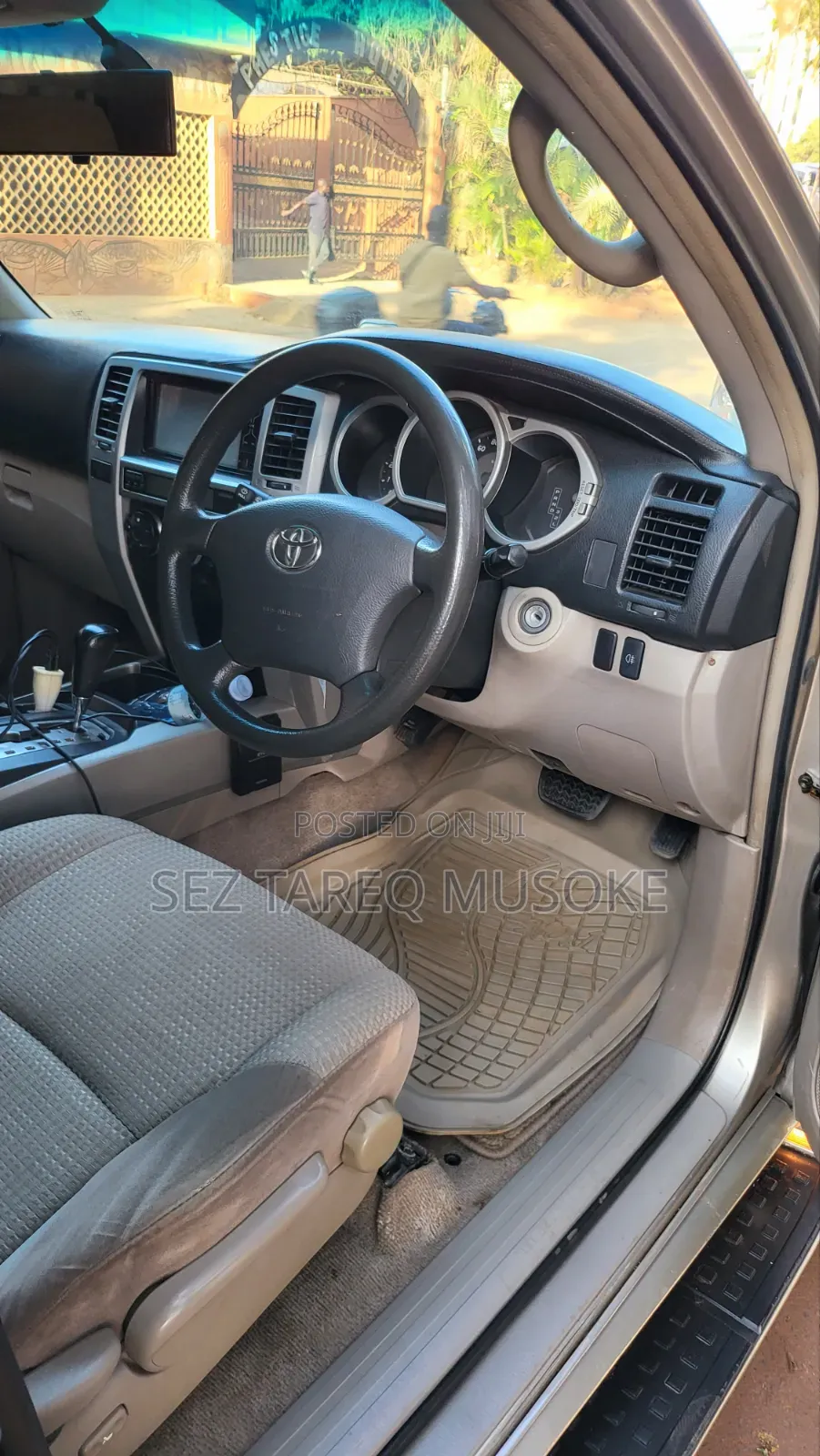 Toyota Hilux Surf 2006 Gold