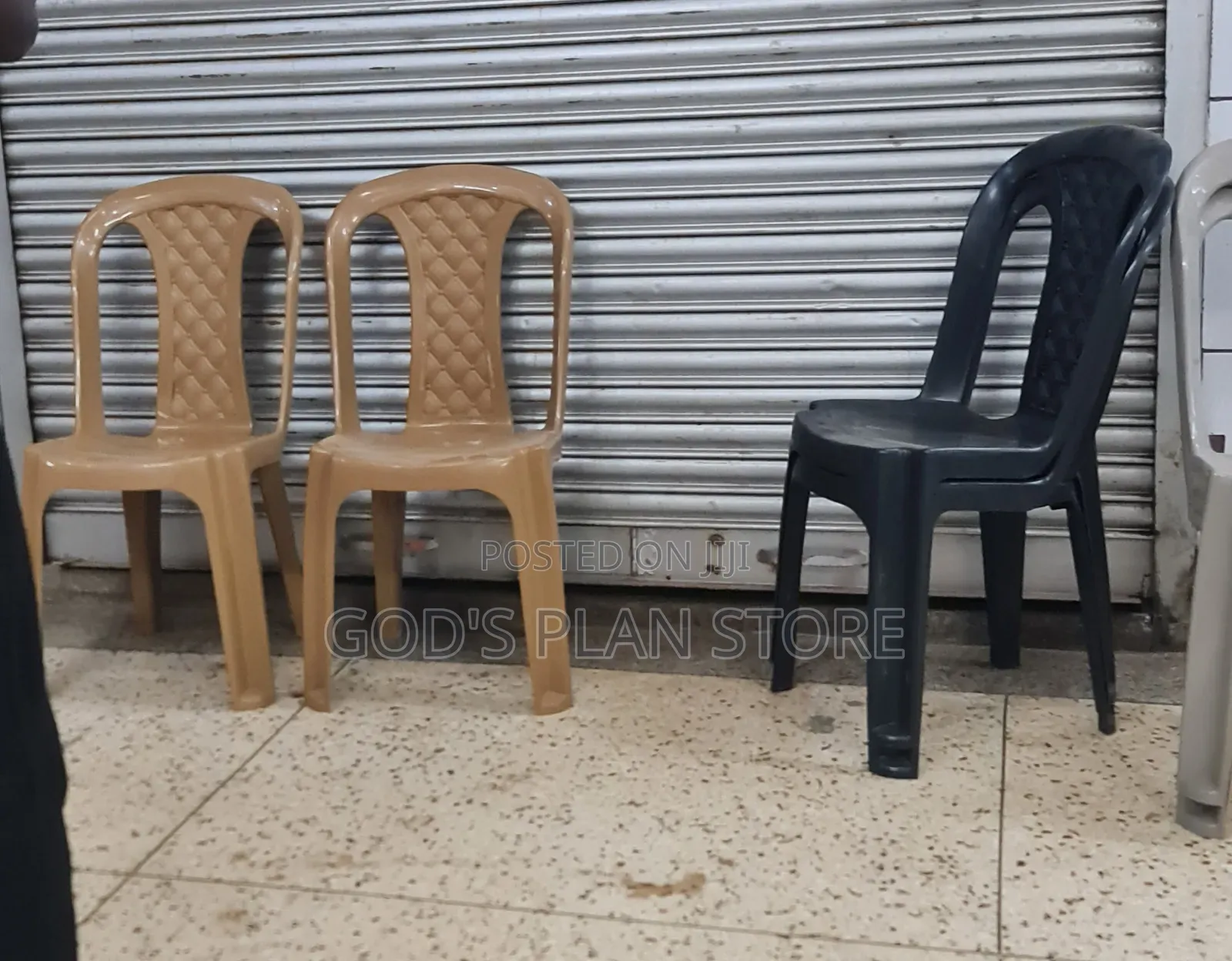 Grand Armless Plastic Chairs Plastic Chairs