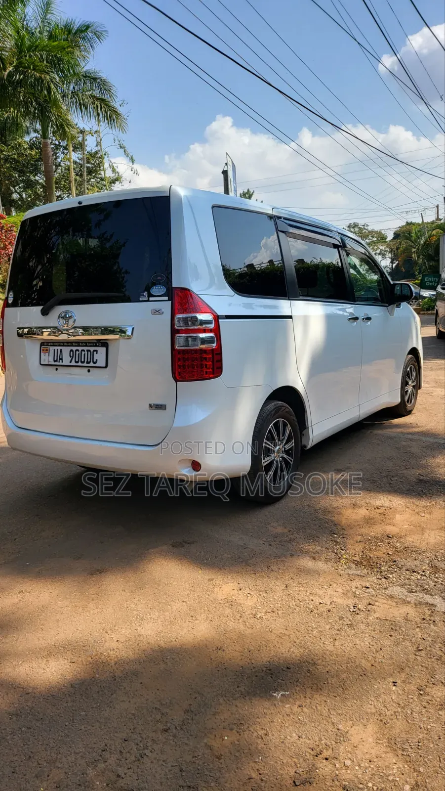 Toyota Noah 2012 White