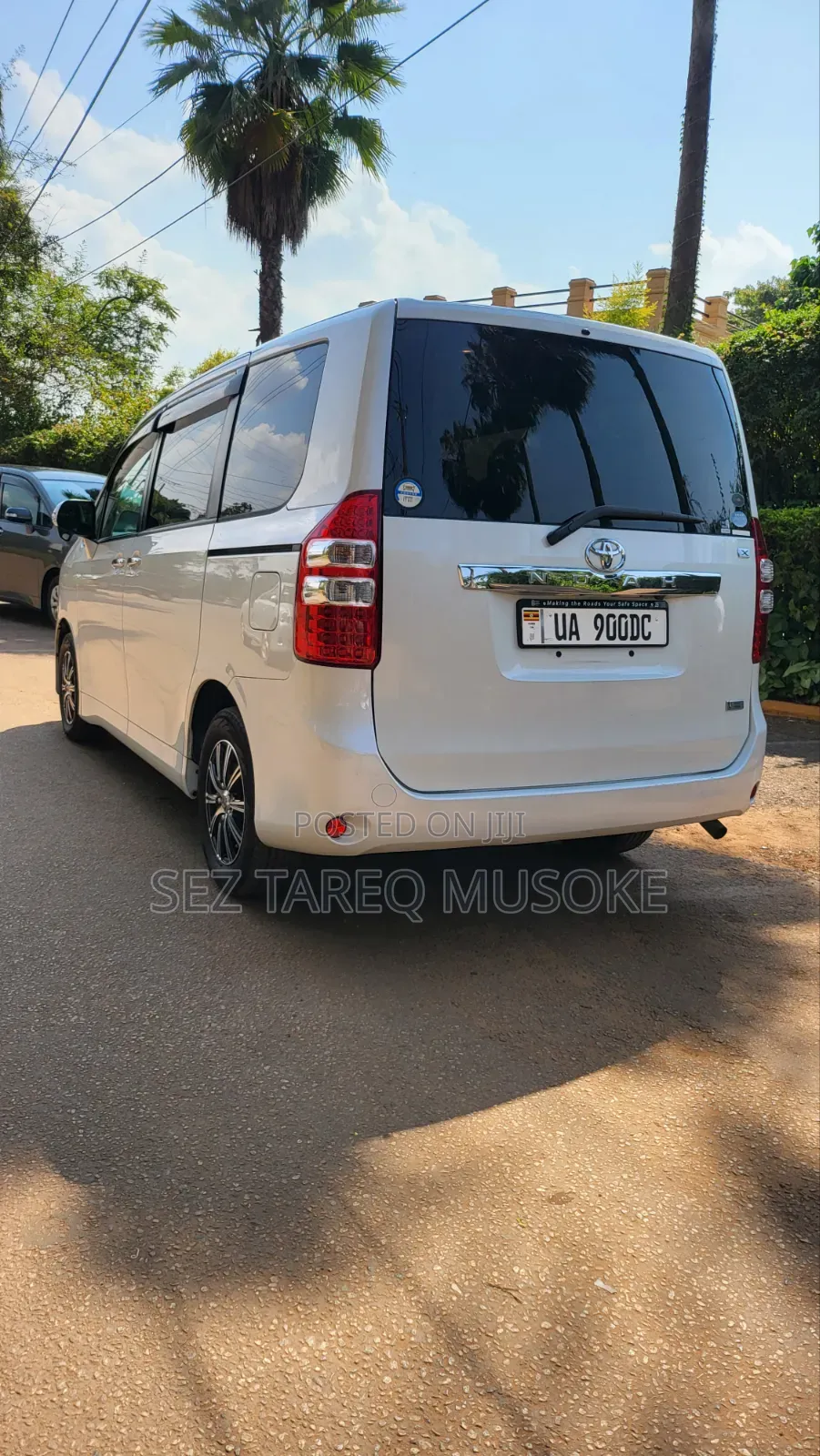 Toyota Noah 2012 White