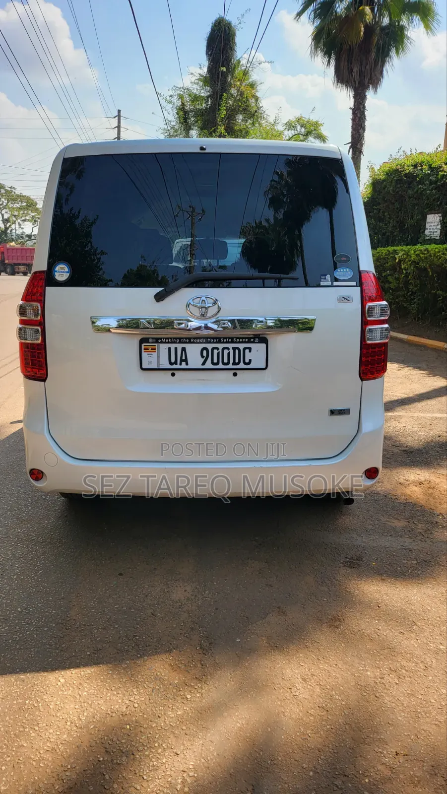 Toyota Noah 2012 White