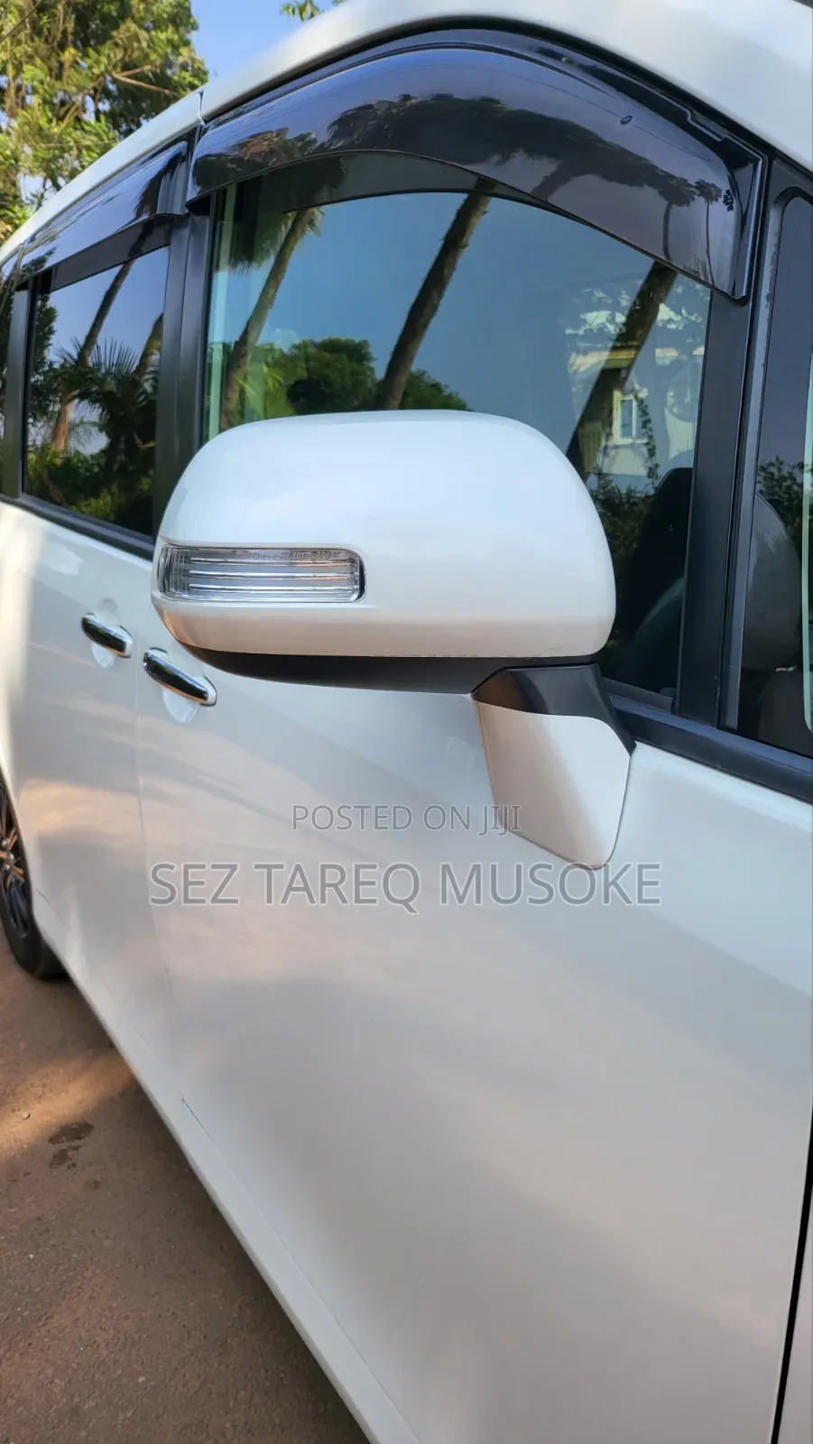 Toyota Noah 2012 White