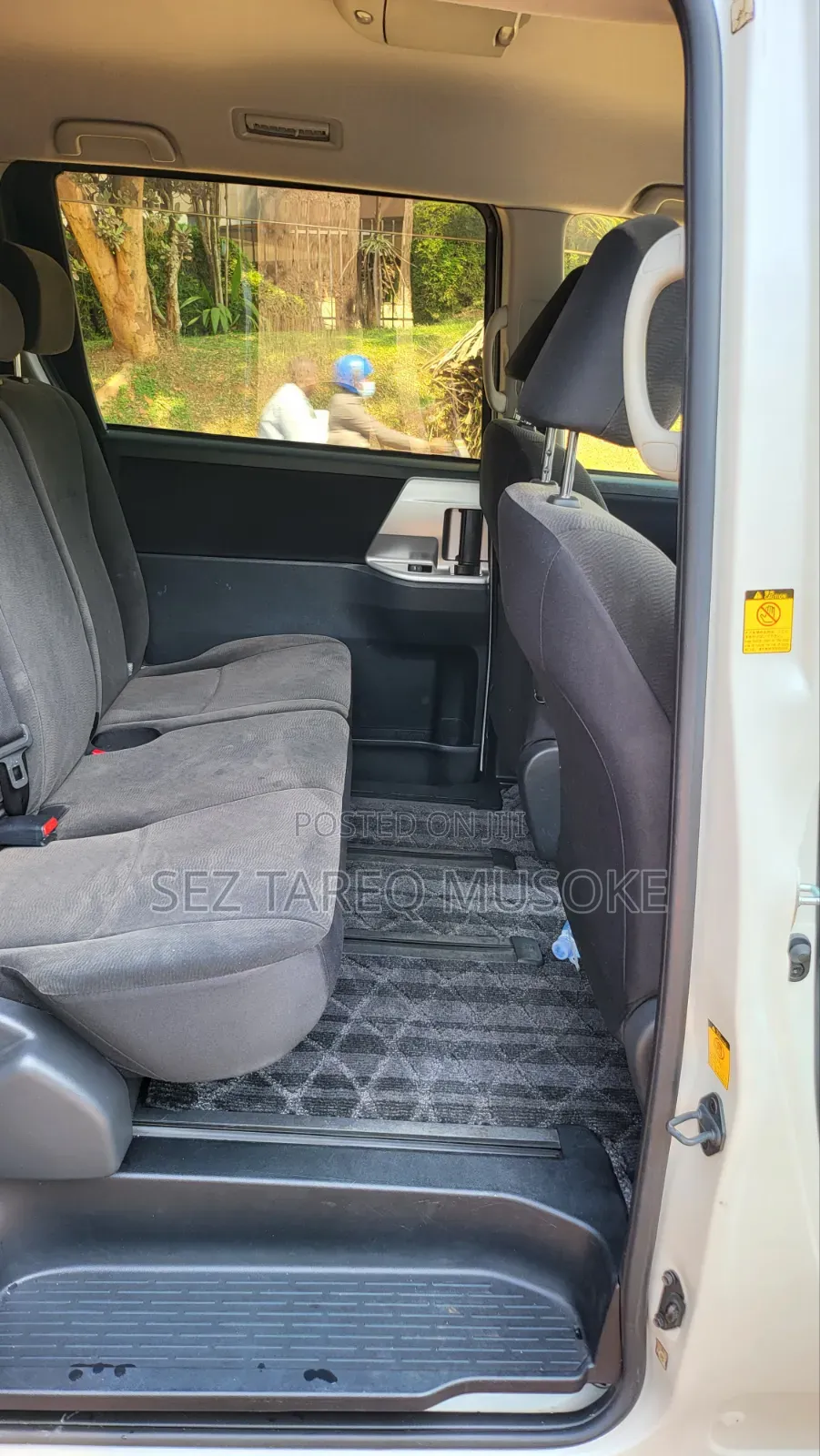 Toyota Noah 2012 White