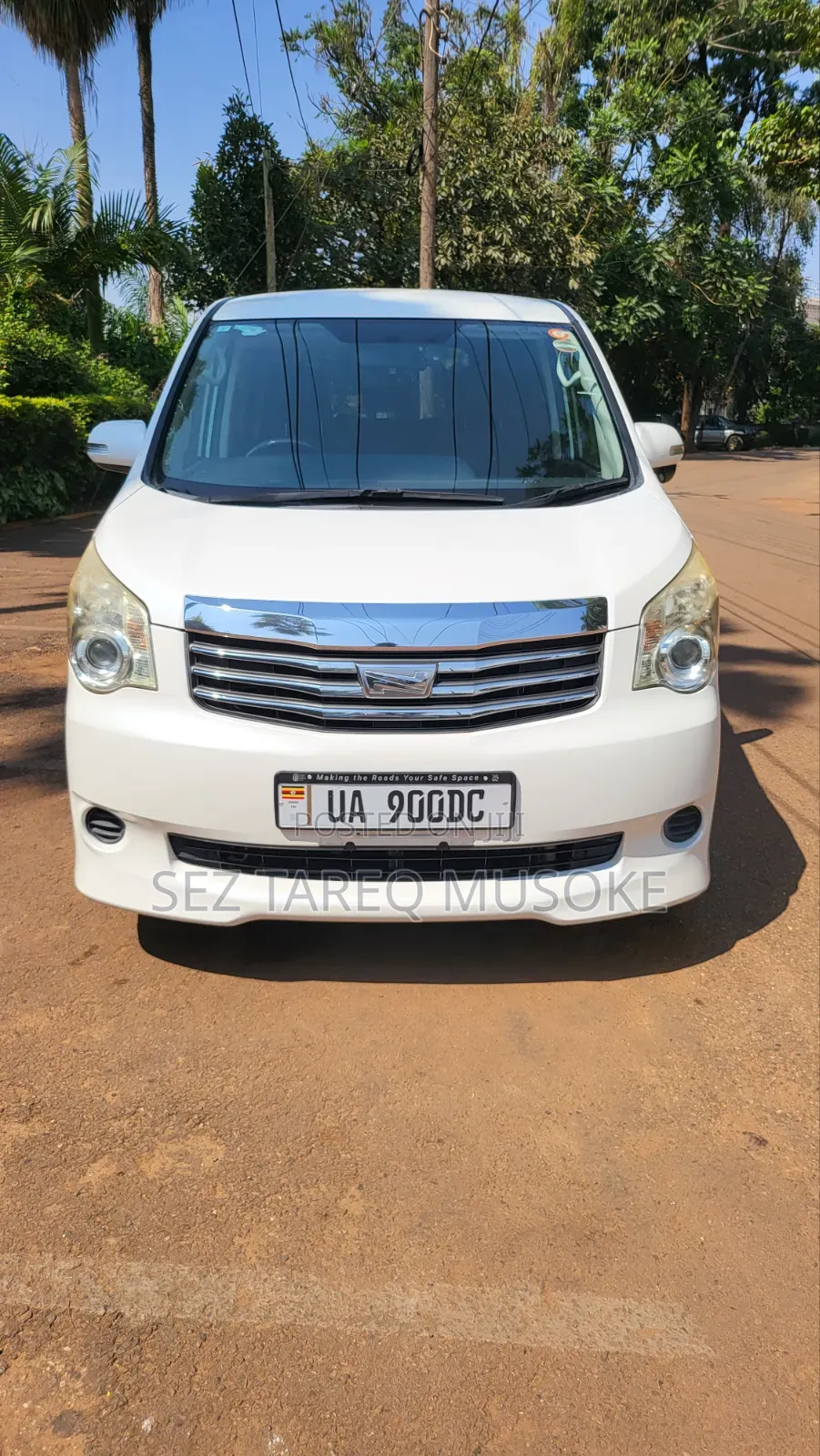 Toyota Noah 2012 White