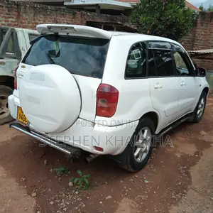 Toyota RAV4 Automatic 2004 White