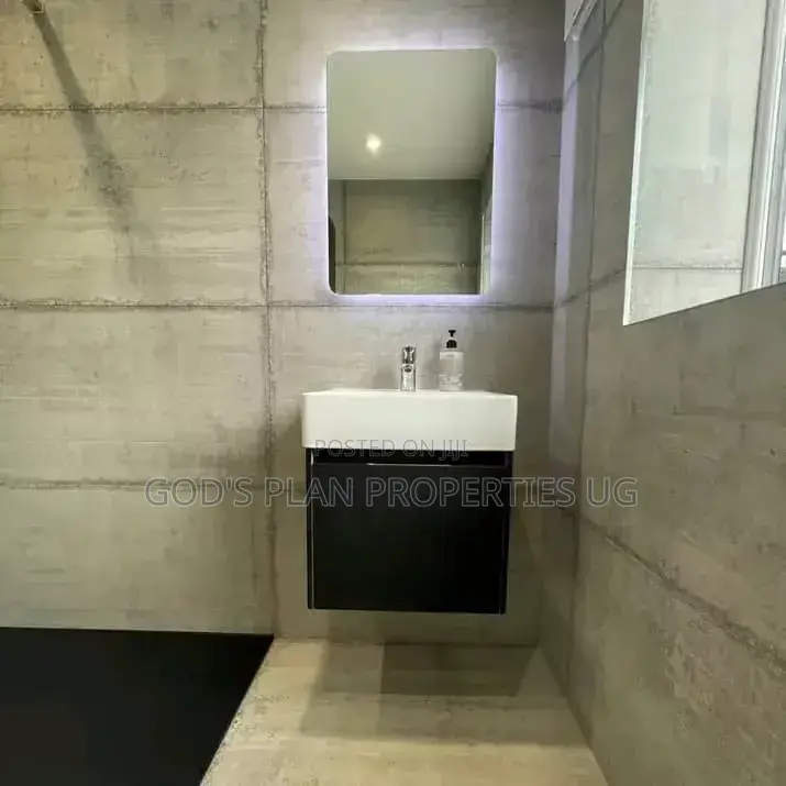 3bdrm Apartment in Calf Estate Kololo, Central Division for rent
