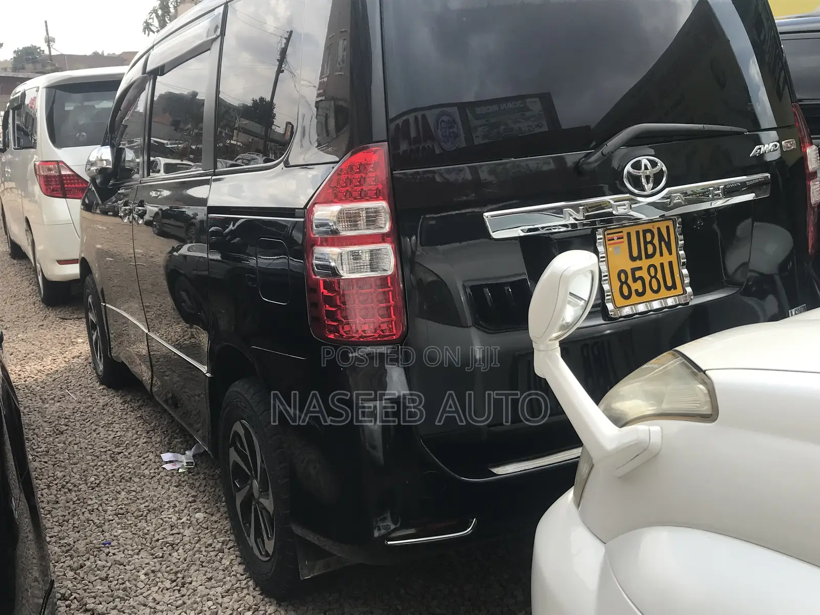 Toyota Noah 2012 Black
