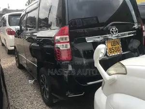 Toyota Noah 2012 Black