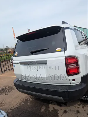 Toyota Land Cruiser Prado 2023 White