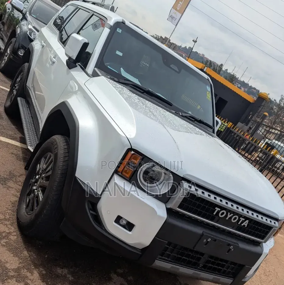 Toyota Land Cruiser Prado 2023 White